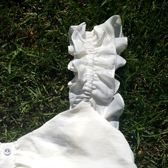 ASTR The Label Ruched Ruffle Shoulder Tank Top - Picture 6 of 7